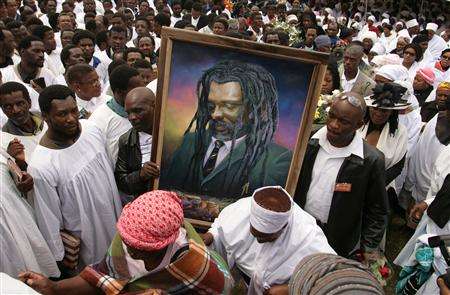 S.Africa bids farewell to murdered reggae star Lucky Dube - Reuters